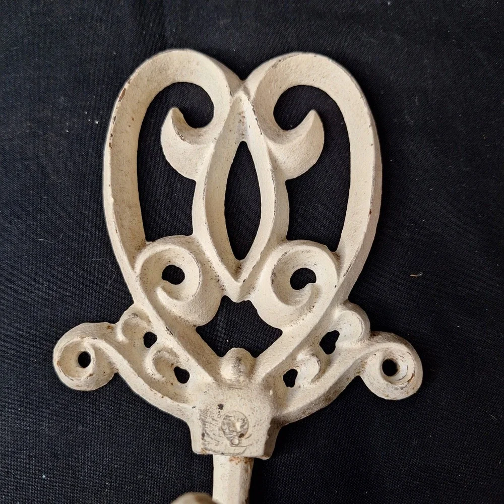 Vintage Cast Iron Scroll Heart Wall Hook Cream Wht Shabby Chic Coat Towel Hanger